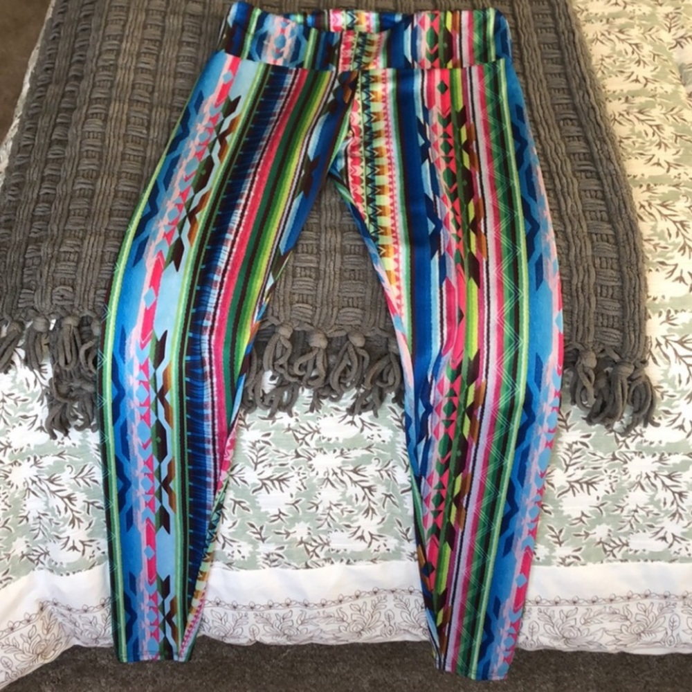 Onzie Leggings Aztec Tribal Southwest Yoga S/M rainbow full length